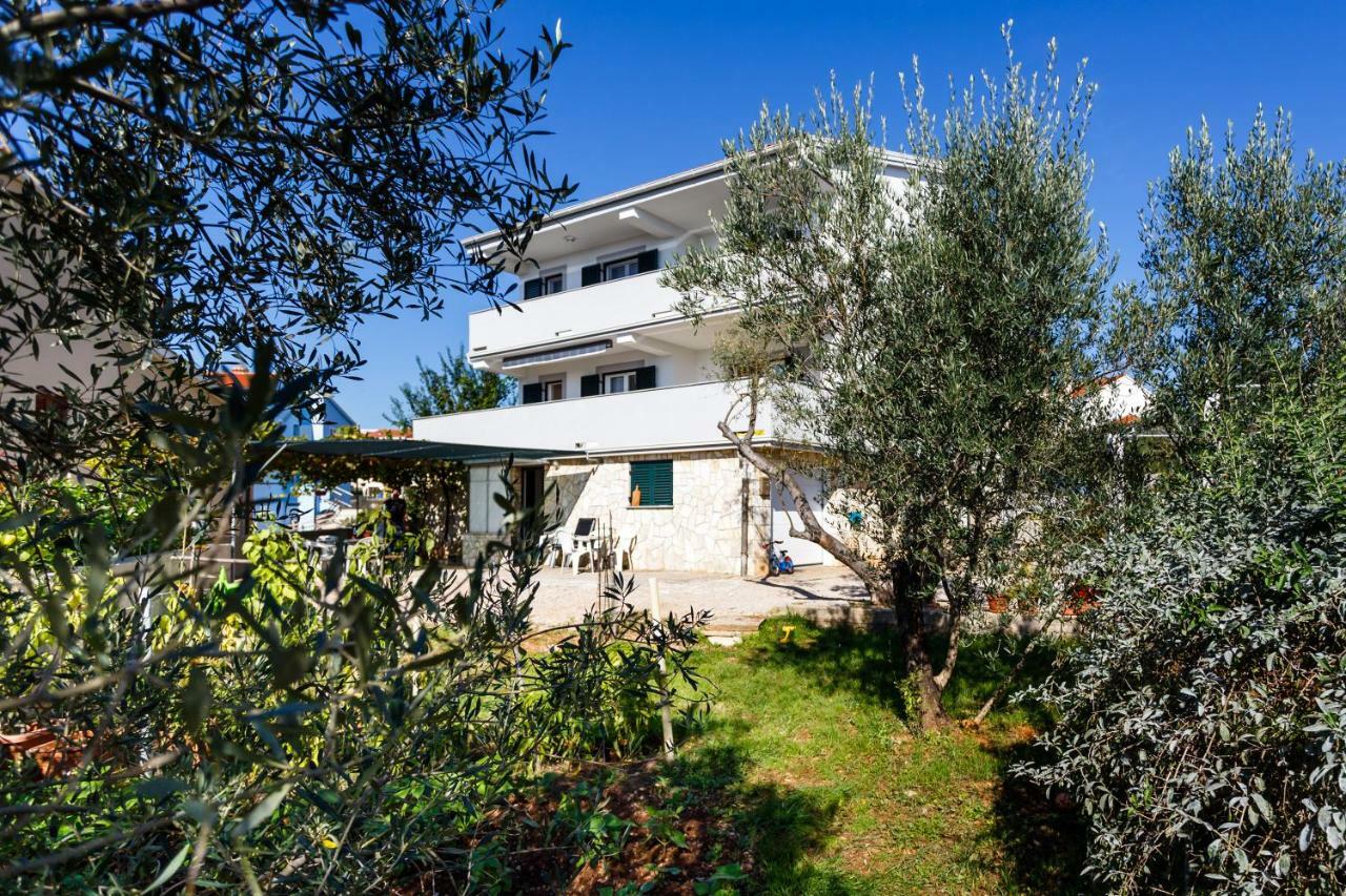 Apartment Anton Krk Town Buitenkant foto