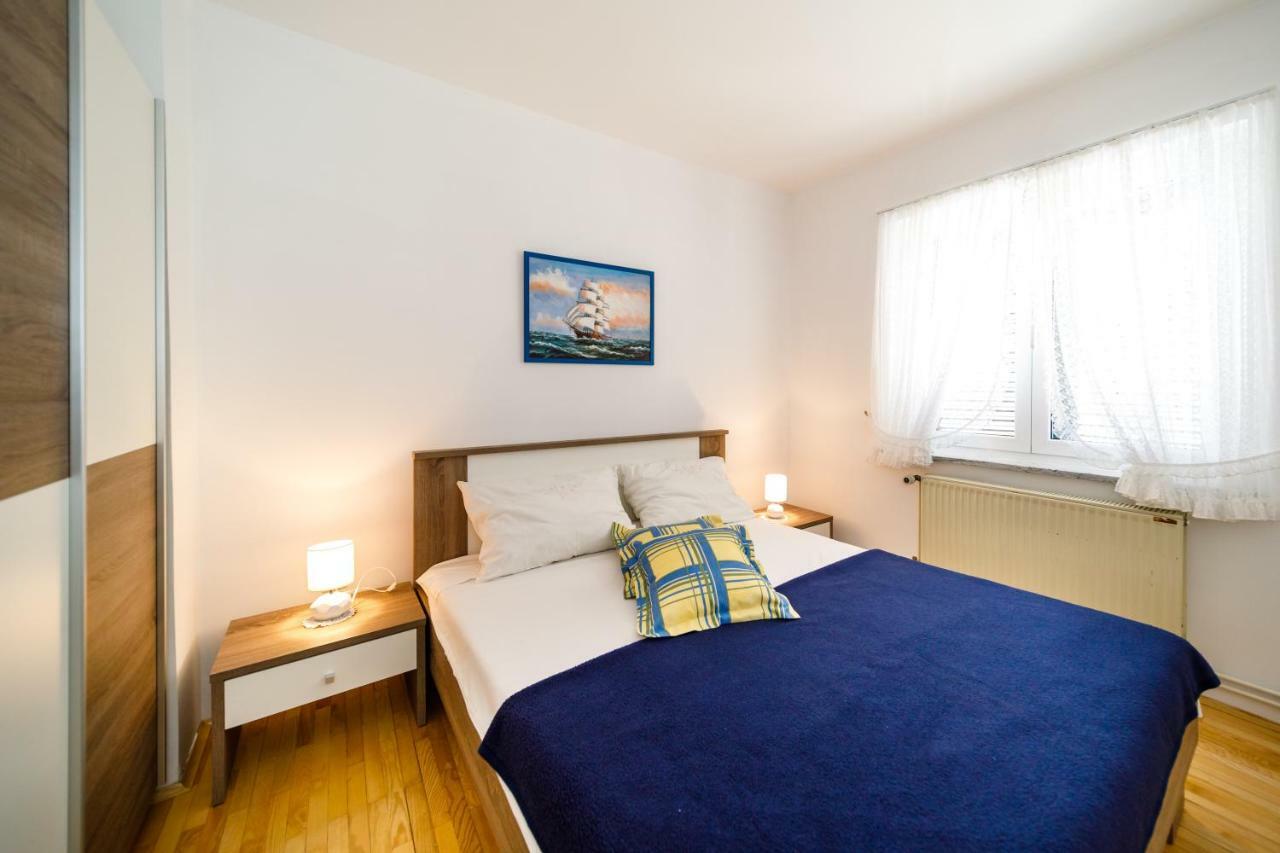 Apartment Anton Krk Town Buitenkant foto