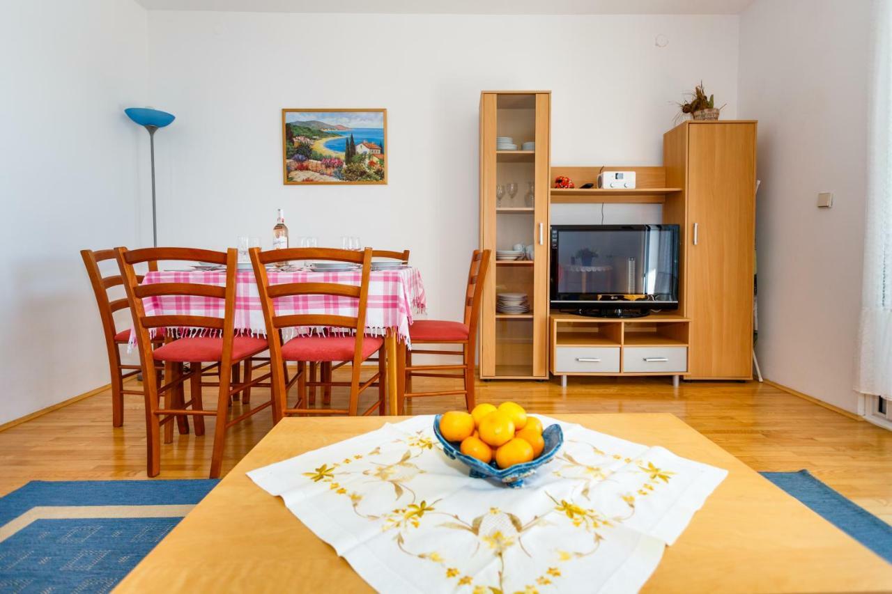 Apartment Anton Krk Town Buitenkant foto