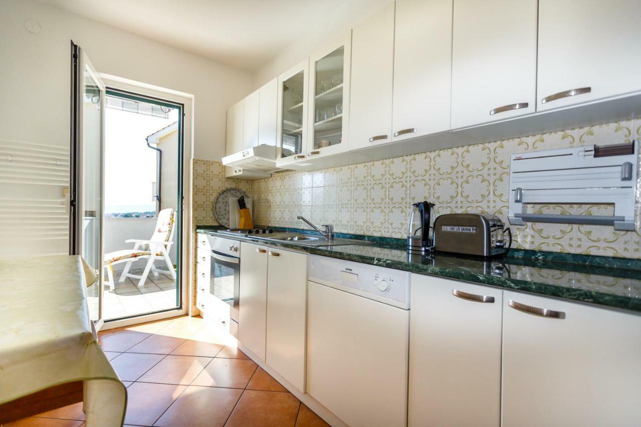 Apartment Anton Krk Town Buitenkant foto