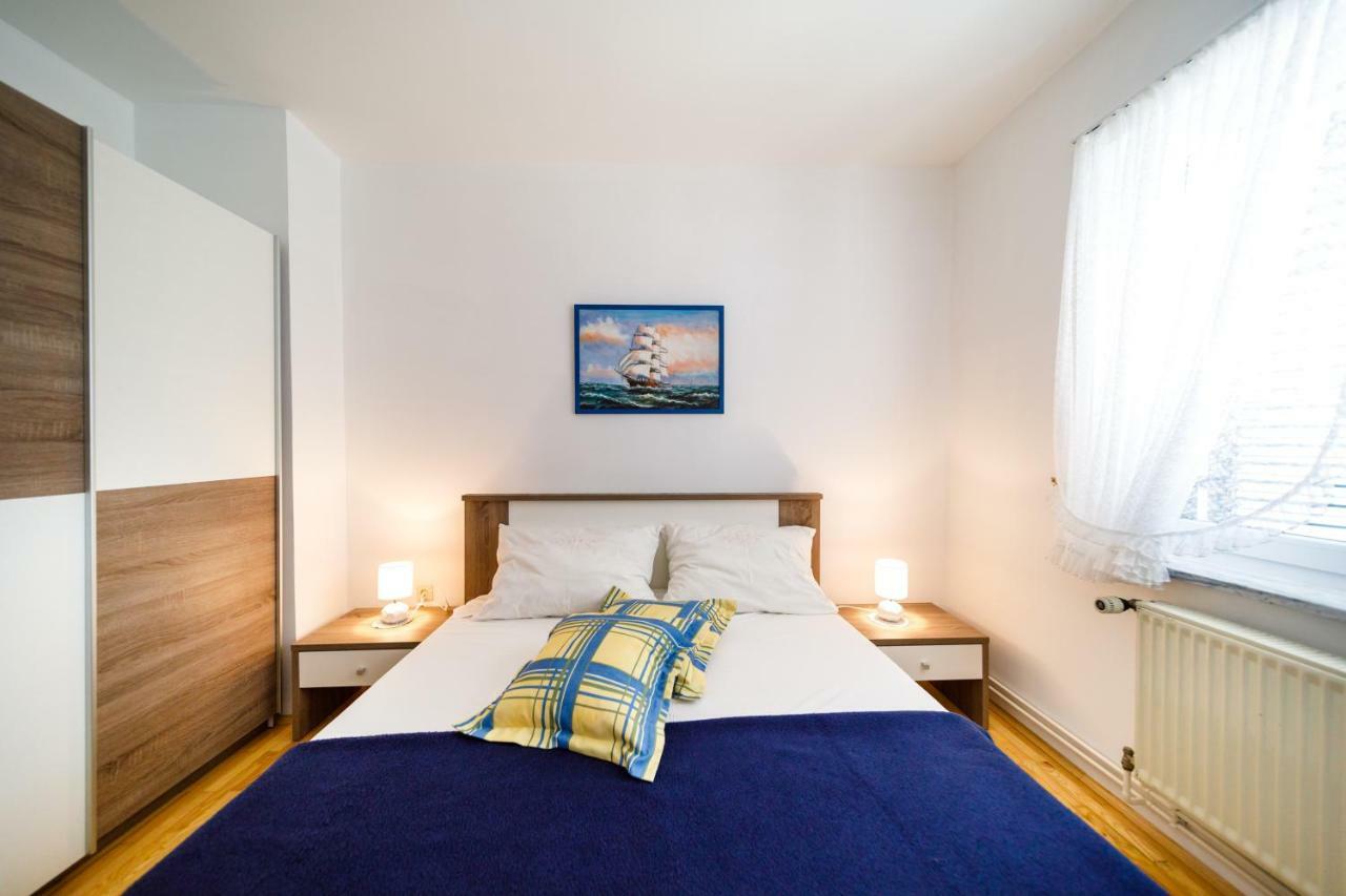 Apartment Anton Krk Town Buitenkant foto